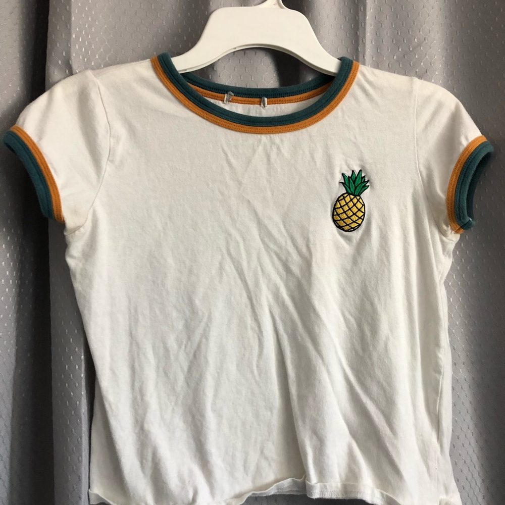 pineapple cropped tee!